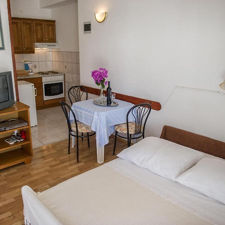 Apartments Skarpa 1601 Rogoznica Kültér fotó