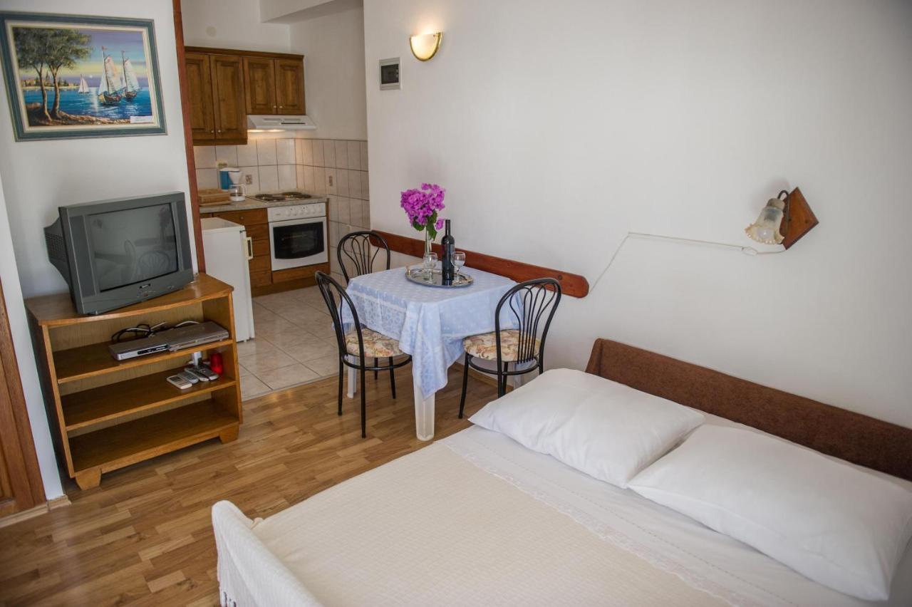 Apartments Skarpa 1601 Rogoznica  Kültér fotó